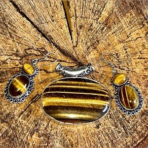 Beautiful Golden Tiger Eye Pendant & Earrings Set